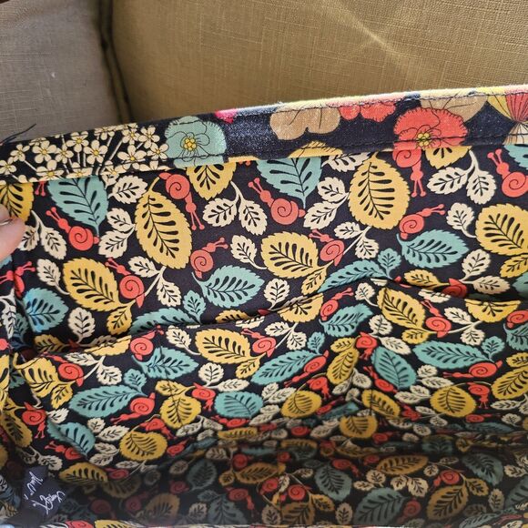 Vera Bradley Happy Snails Quilted Fabric purse Magnetic - Picture 7 of 10